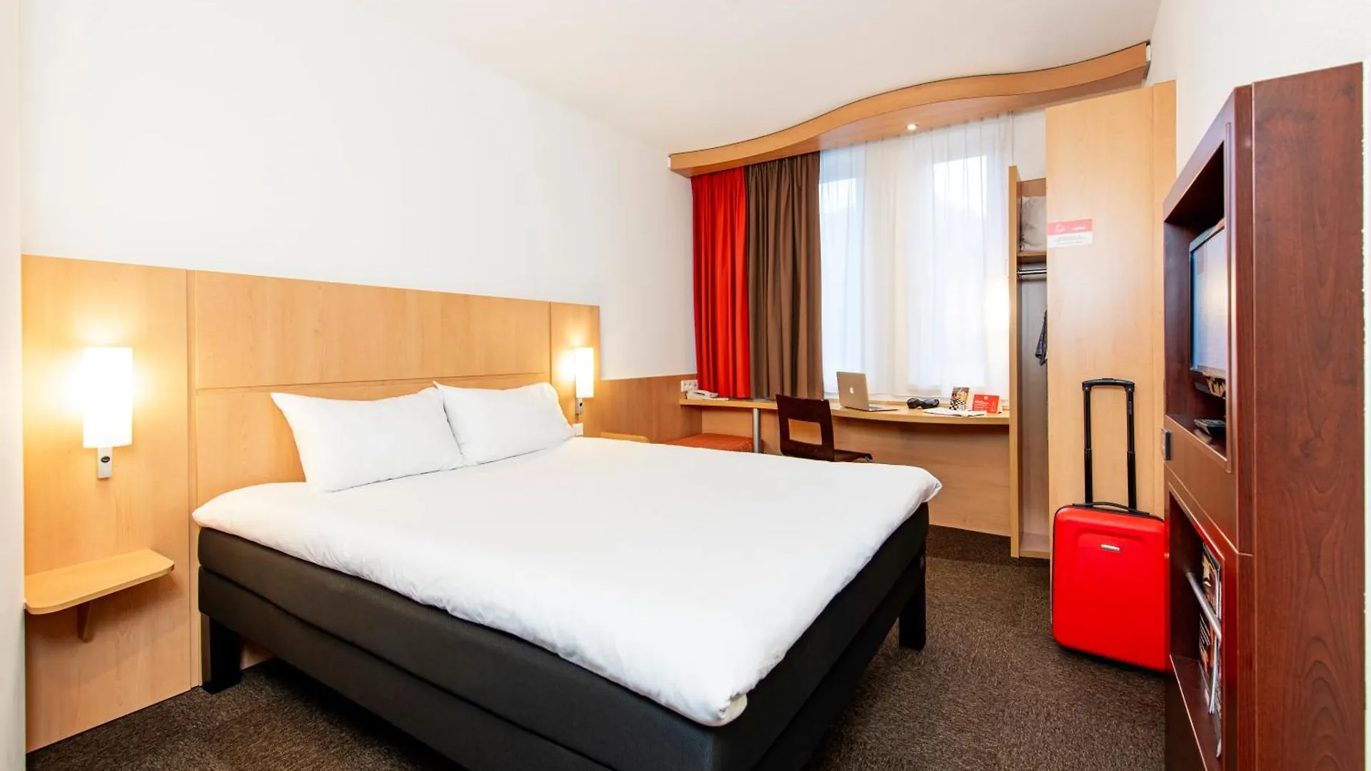 Ibis Krakow Stare Miasto 3*,  Poland